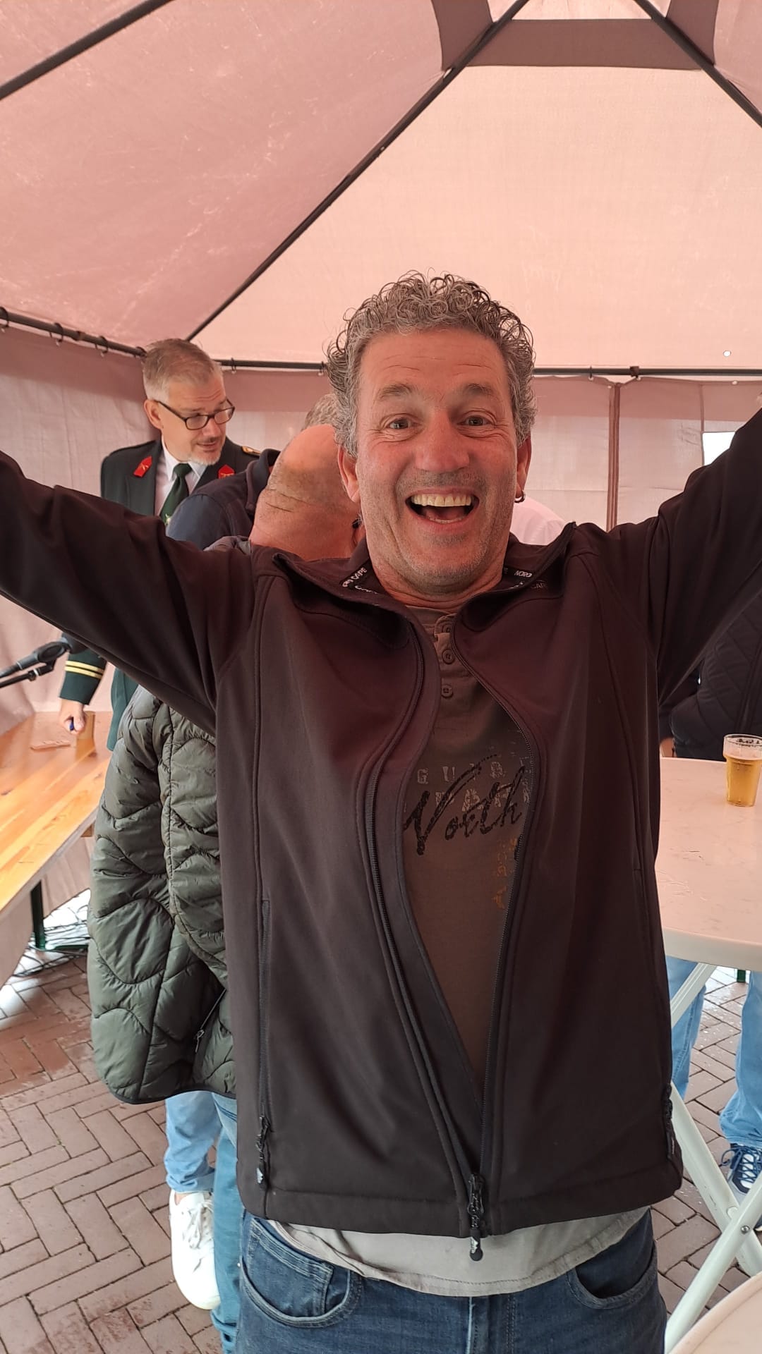 Sfeerfoto kermis Braamt — vrolijke bezoeker